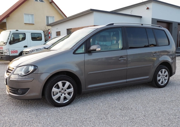 Volkswagen Touran cena 22900 przebieg: 250000, rok produkcji 2009 z Łochów małe 379